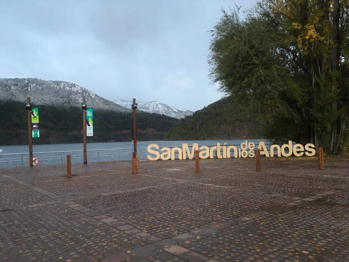 Apartament Rahue, Monoambiente Centrico Con Patio Propio San Martín de los Andes Zewnętrze zdjęcie